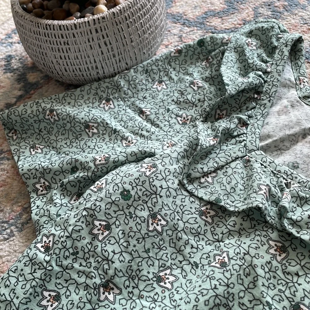 Ann Taylor Sea-Green Floral Top - Picture 4 of 6